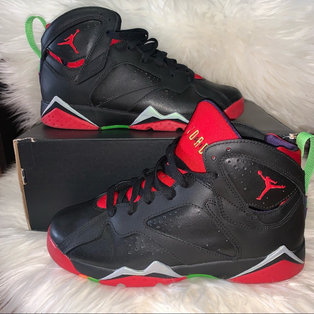 Unisex Nike Jordan Retro 7s Looney tunes edition